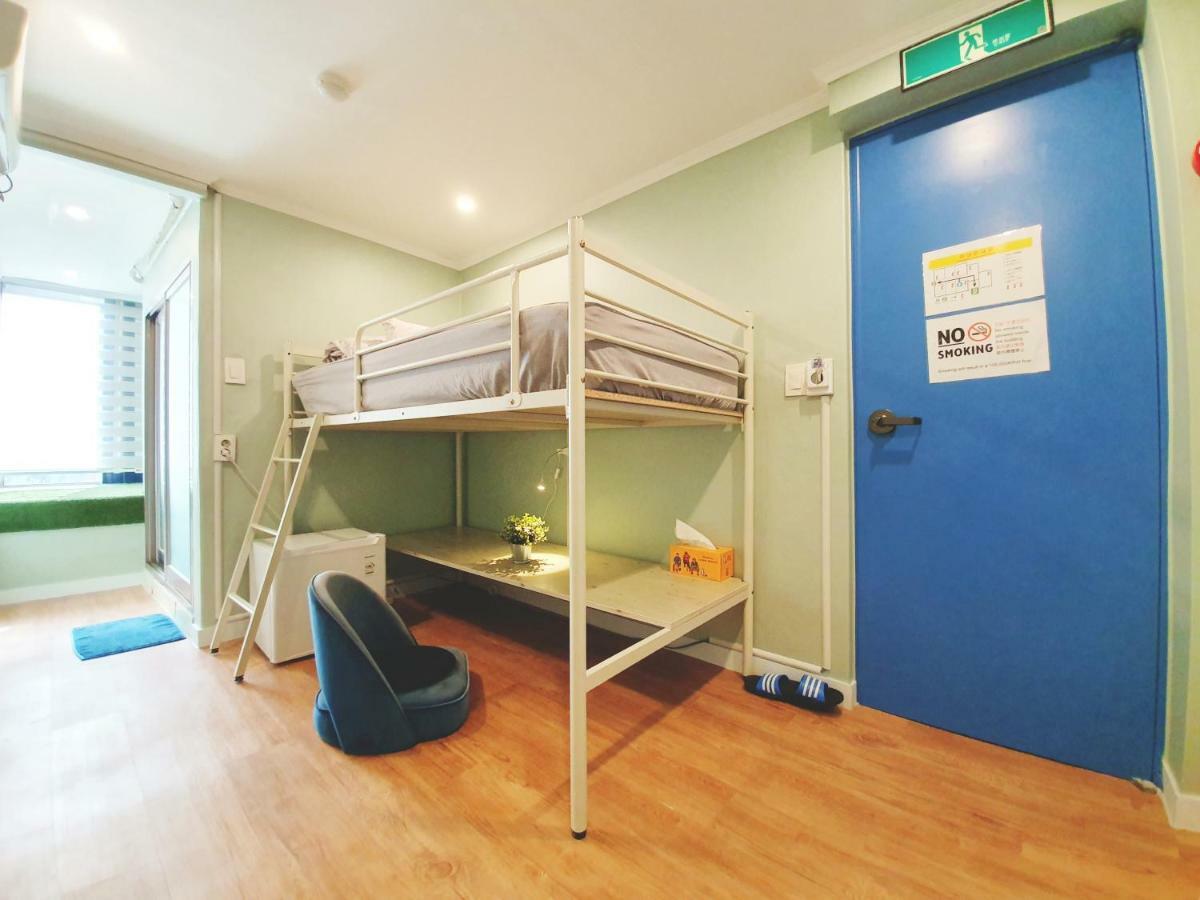 Myeongdong Rooftop Hostel Seoul Exteriör bild