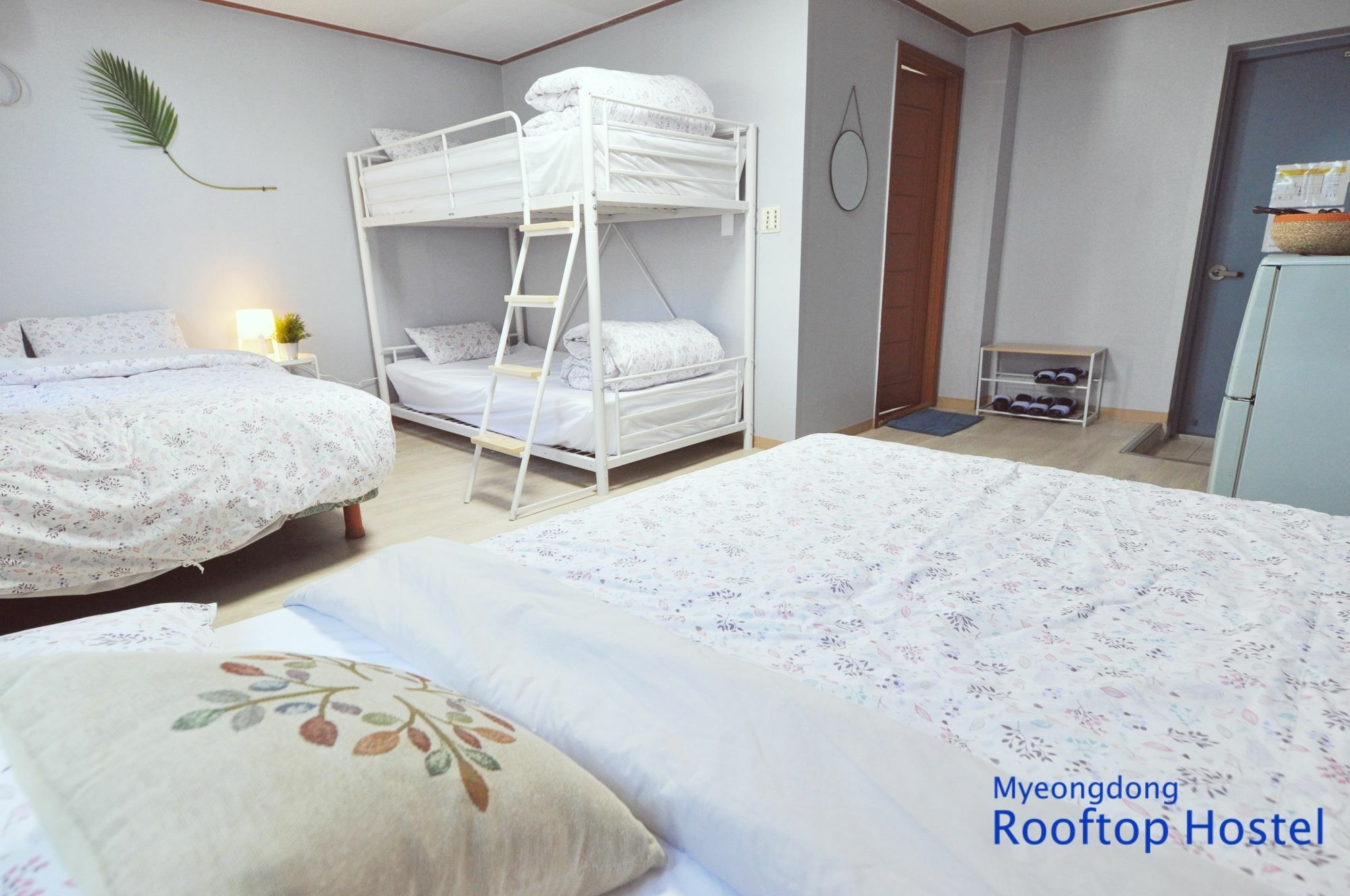 Myeongdong Rooftop Hostel Seoul Exteriör bild
