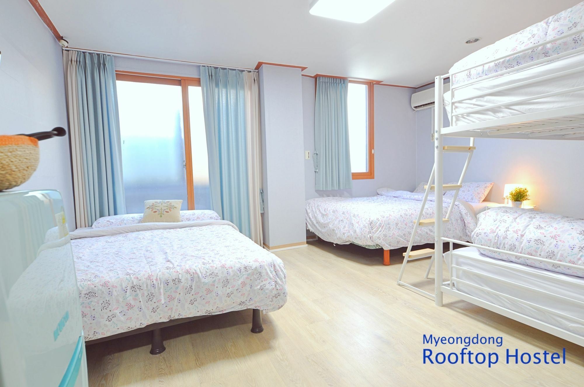 Myeongdong Rooftop Hostel Seoul Exteriör bild