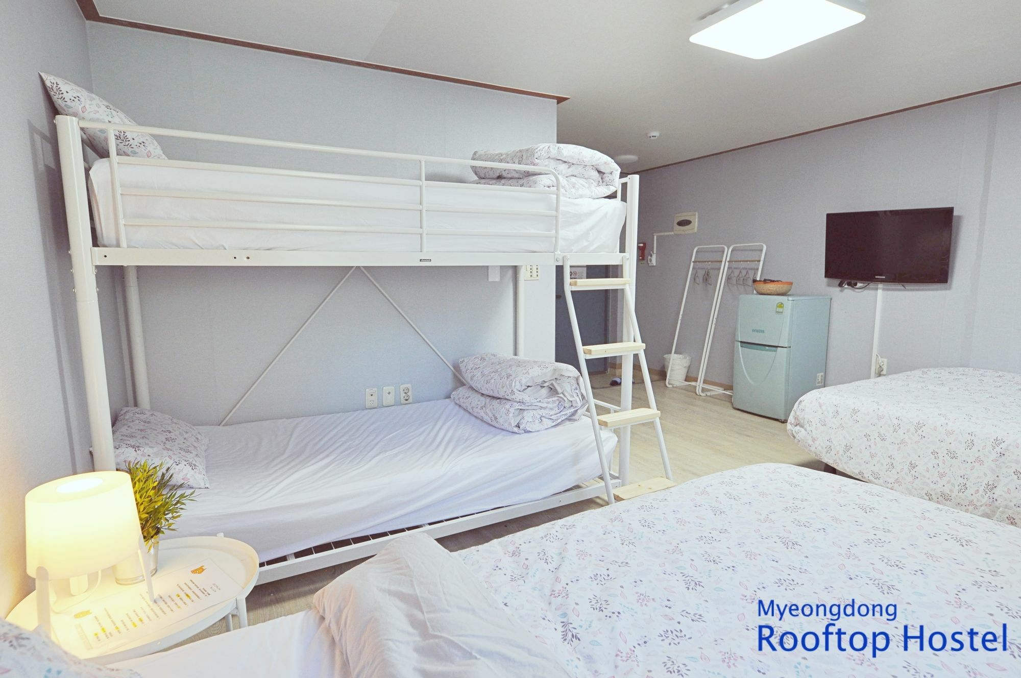Myeongdong Rooftop Hostel Seoul Exteriör bild